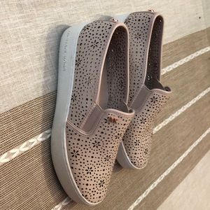 Women’s Michael Kors slip on shoes. Light pink in color. Size women’s 8.